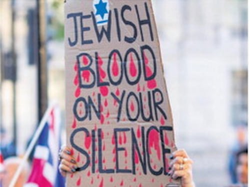 Antisemiti, servono leggi e denunce