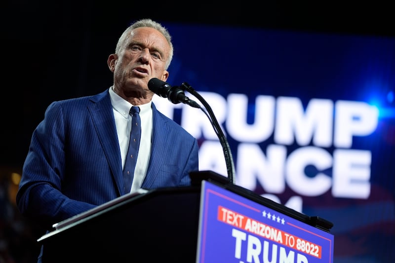 Giravolta di Kennedy Jr: da paladino No Vax ora dice di vaccinarsi contro il morbillo