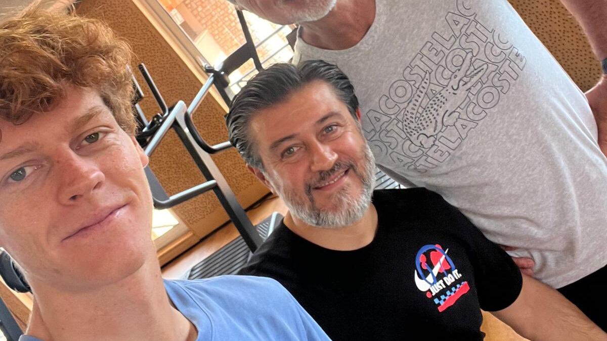 Sinner presenta i nuovi membri dello staff: "Benvenuti Marco e Ulises"