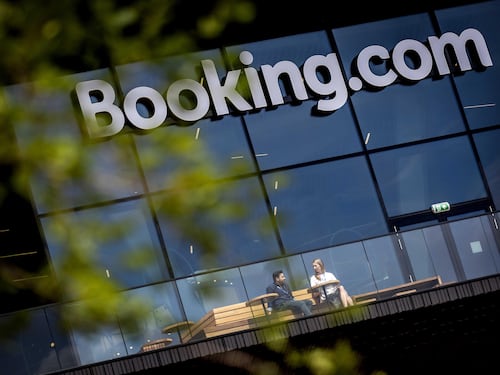 Booking.com, l’Ue apre un’indagine su truffe online, phishing e annunci sponsorizzati
