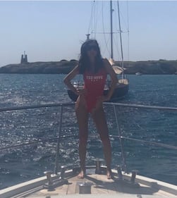 Antonella Mosetti, corsa sexy in spiaggia 3