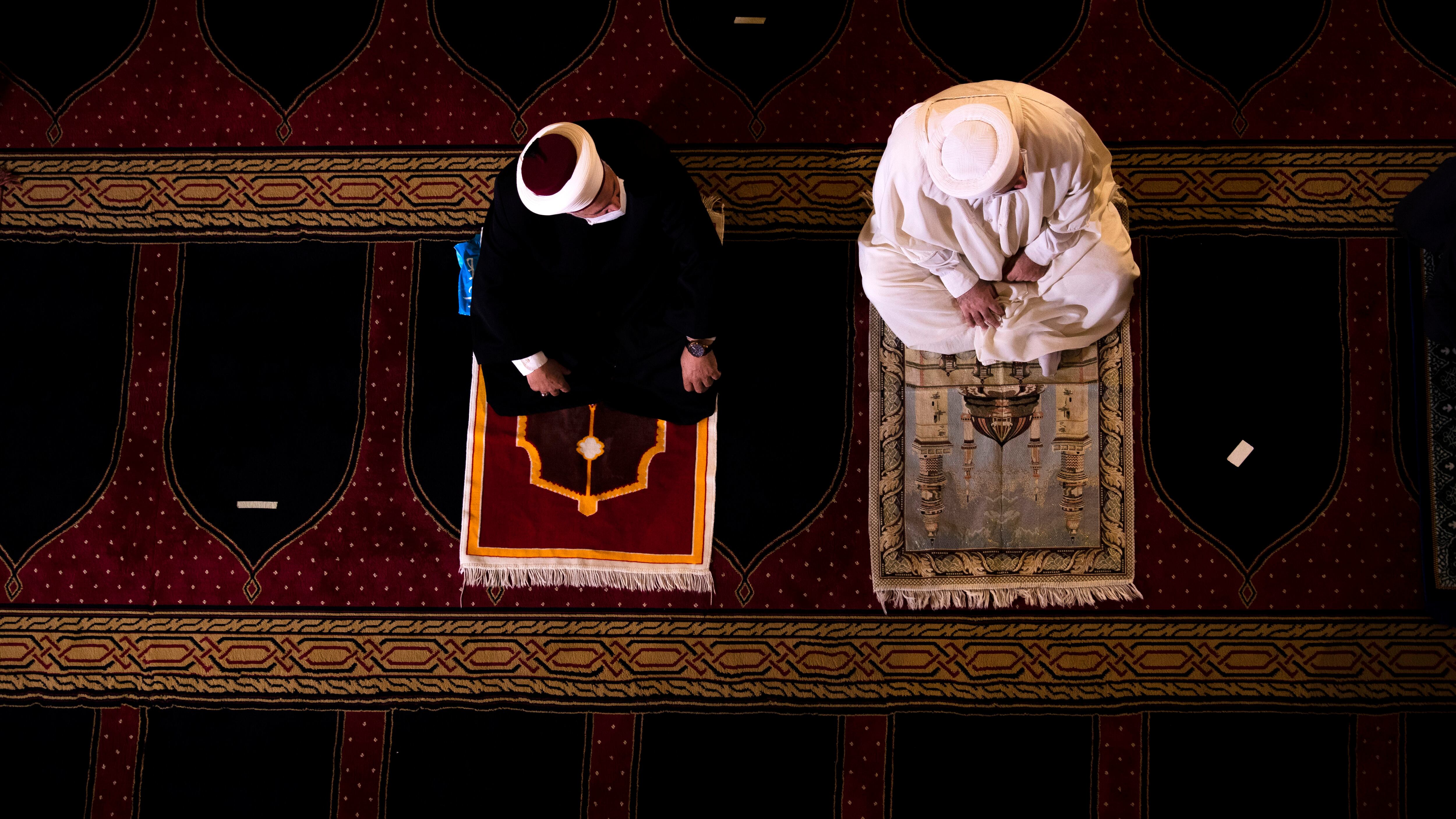 Francia, pugno duro sull'islam: "Un'operazione massiccia"