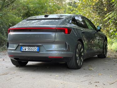 Polestar 4: guarda la gallery del nuovo crossover elettrico senza lunotto 9