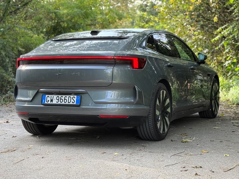 Polestar 4: guarda la gallery del nuovo crossover elettrico senza lunotto 9