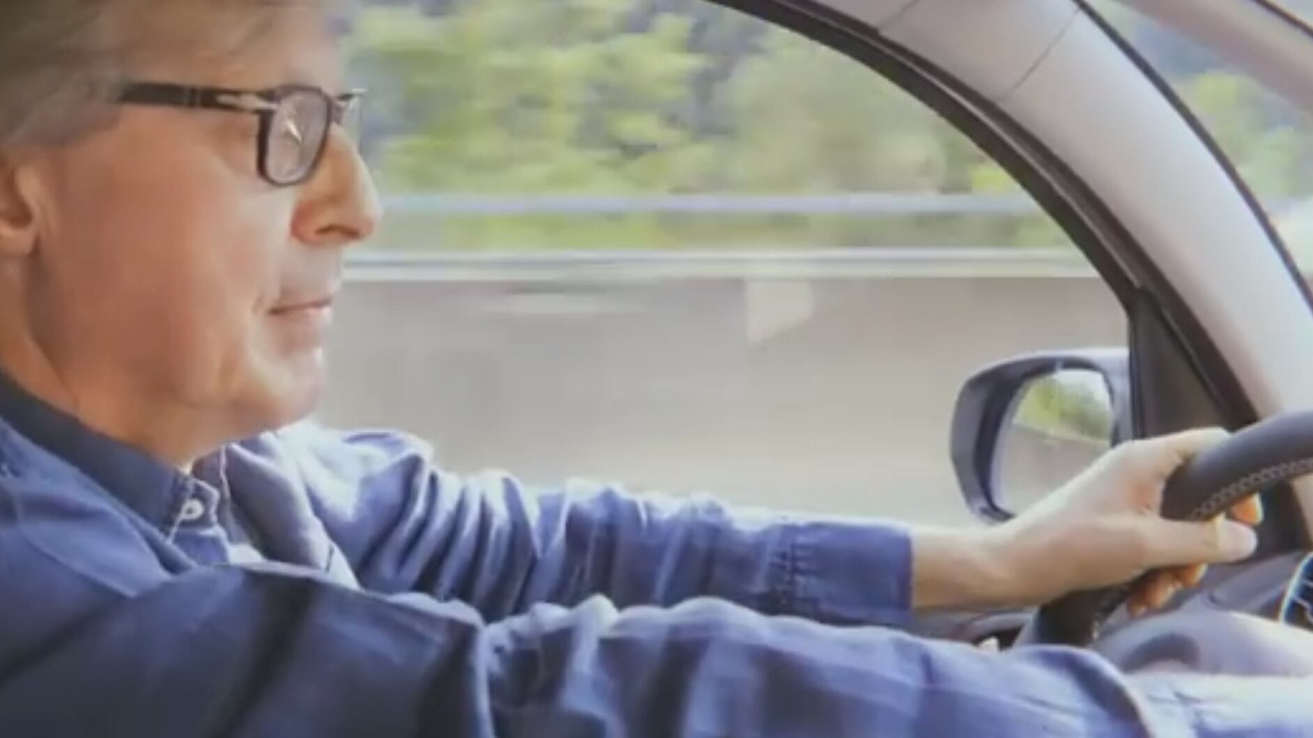 Vittorio Sgarbi contro il pilota della Lamborghini: querelato