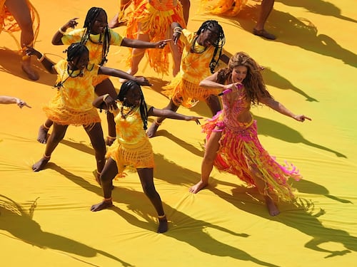 Finale Mondiale 2026, tutti pazzi per Shakira: indossa un abito con 200 mila cristalli Swarovski