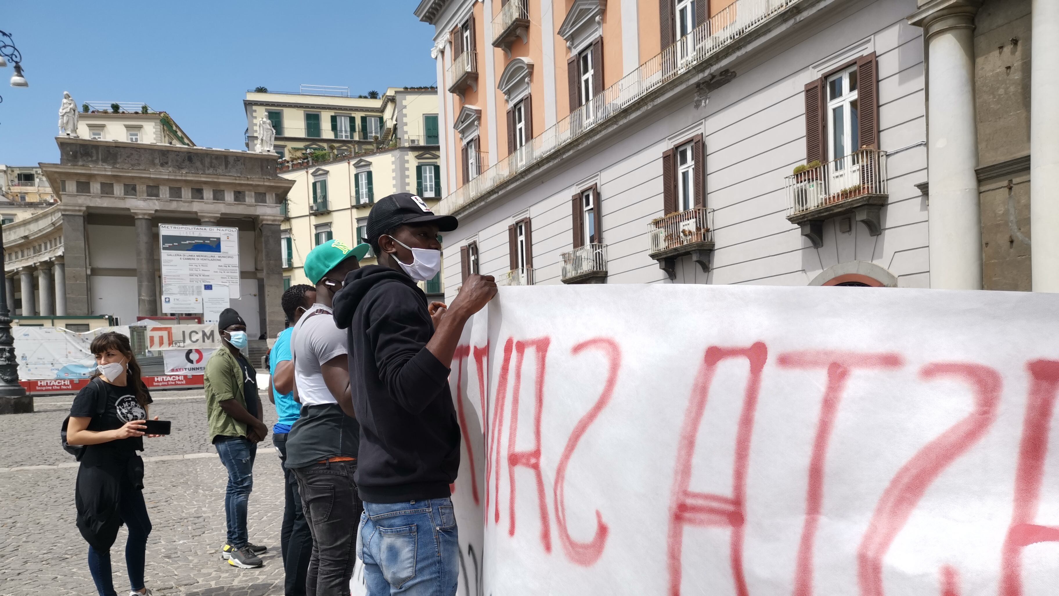 Il Pd apre alla maxi sanatoria: via il tetto ai flussi di migranti