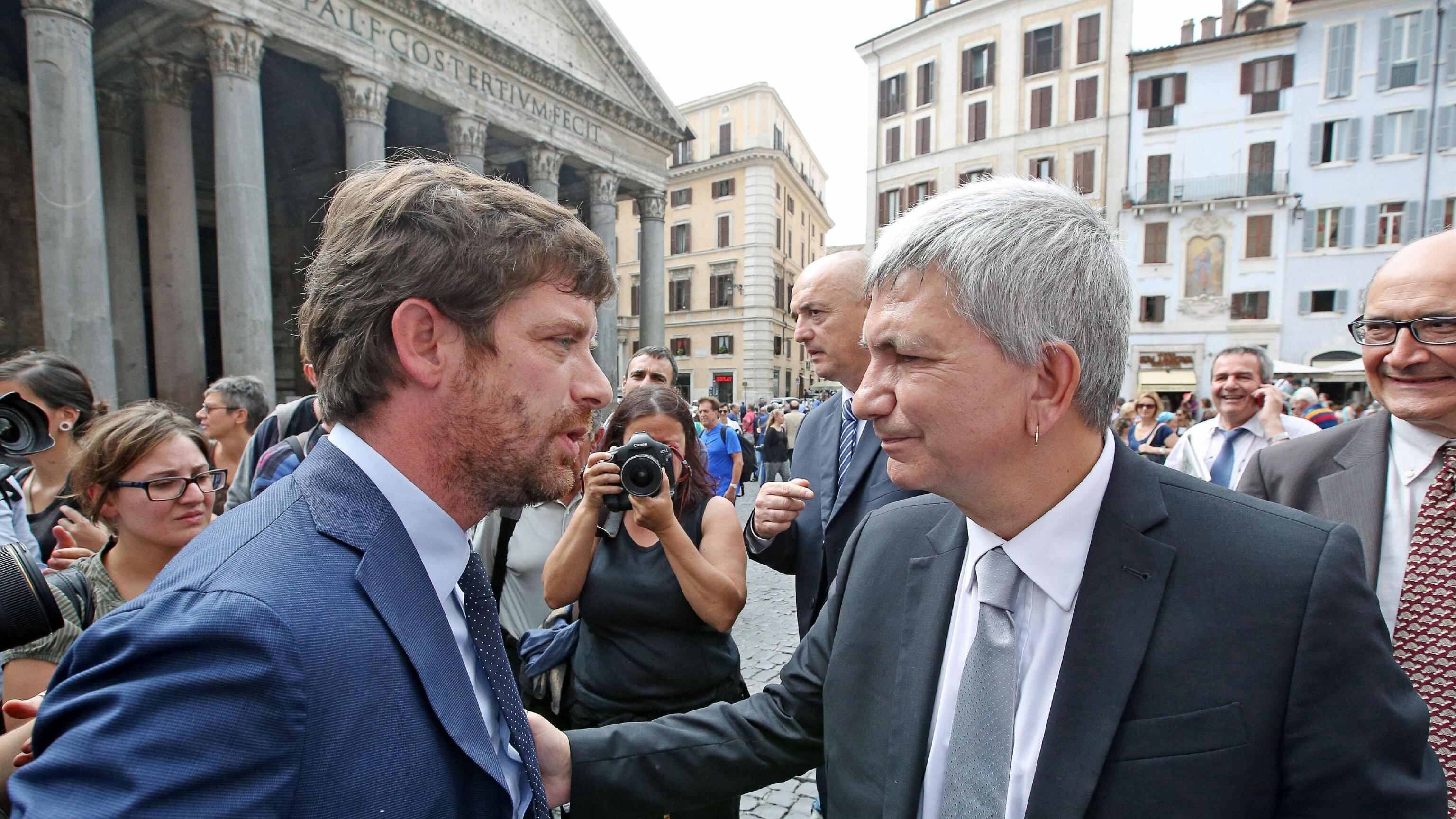 Pd, il piano anti-Renzi di Civati e Vendola: al Senato può cambiare tutto