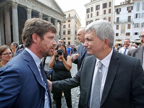 Pd, il piano anti-Renzi di Civati e Vendola: al Senato può cambiare tutto