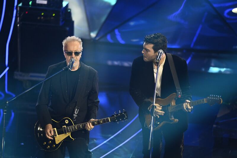 Sanremo 2024: ecco il look della quarta serata del Festival dei The Kolors 6