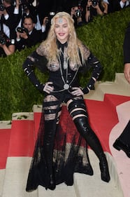 Seno e sedere di fuori: Madonna è sempre hot 10