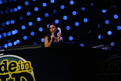 Anna Tatangelo, scollatura mozzafiato per i fan 41