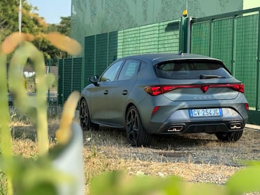 Cupra Leon Hybrid: guarda la gallery della sportiva elettrificata da 272 CV 18