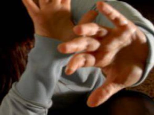 Vuole difendere l'ex da stalker ma lo stalker era lui: arrestato