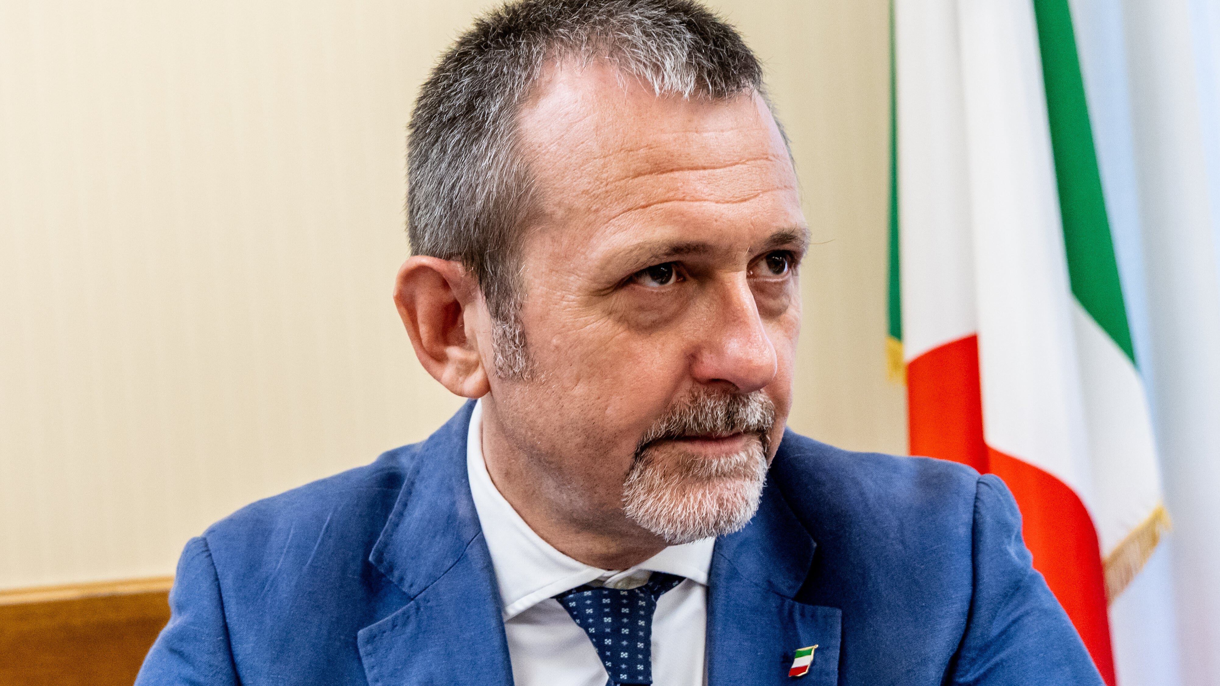 La Camera ferma i pm sulle chat di Delmastro. Ma Pd e 5s tifano gogna