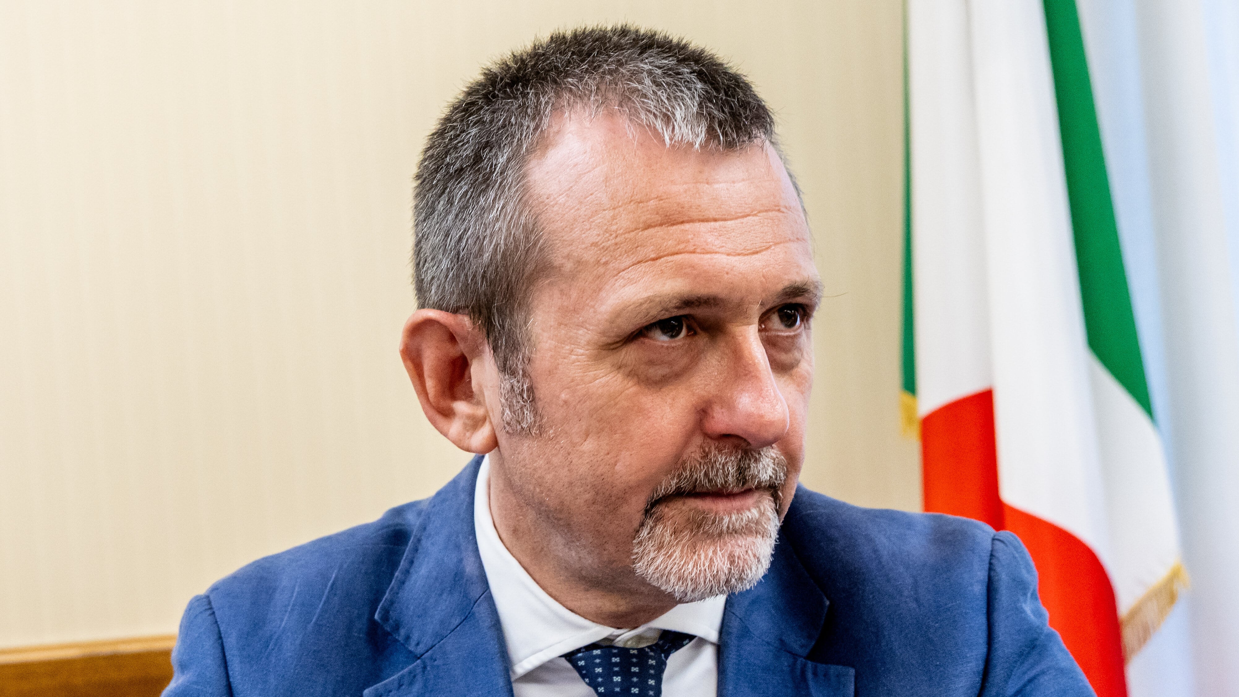 La Camera ferma i pm sulle chat di Delmastro. Ma Pd e 5s tifano gogna