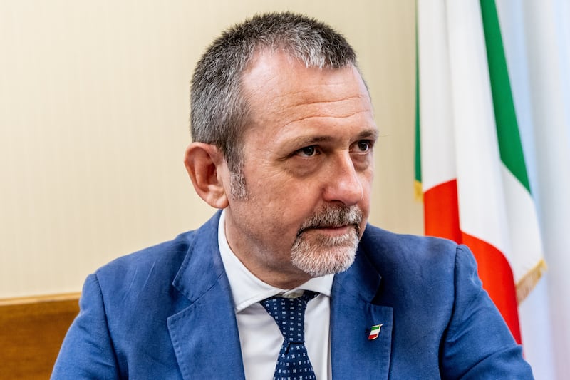 Caso Delmastro, slitta il voto alla Camera sull’uso delle chat