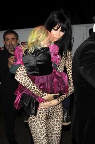 Il sangue sul collo di Claudia Schiffer 4
