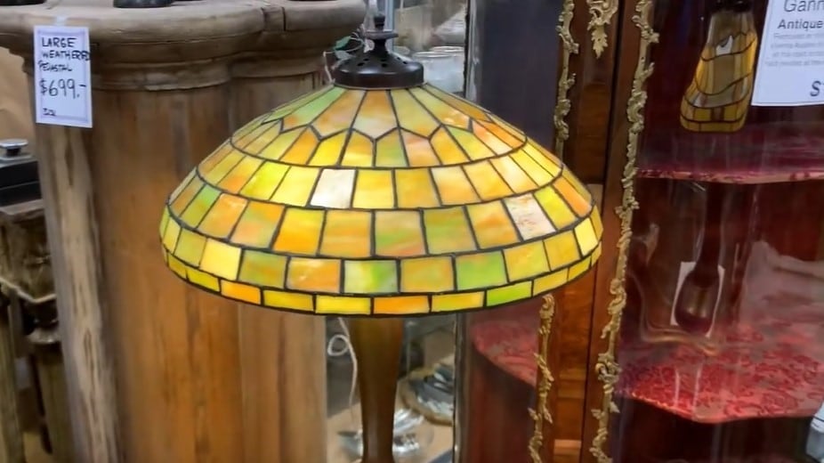 Hai questa lampada? Potrebbe valere una fortuna: ecco quali sono i modelli da collezione