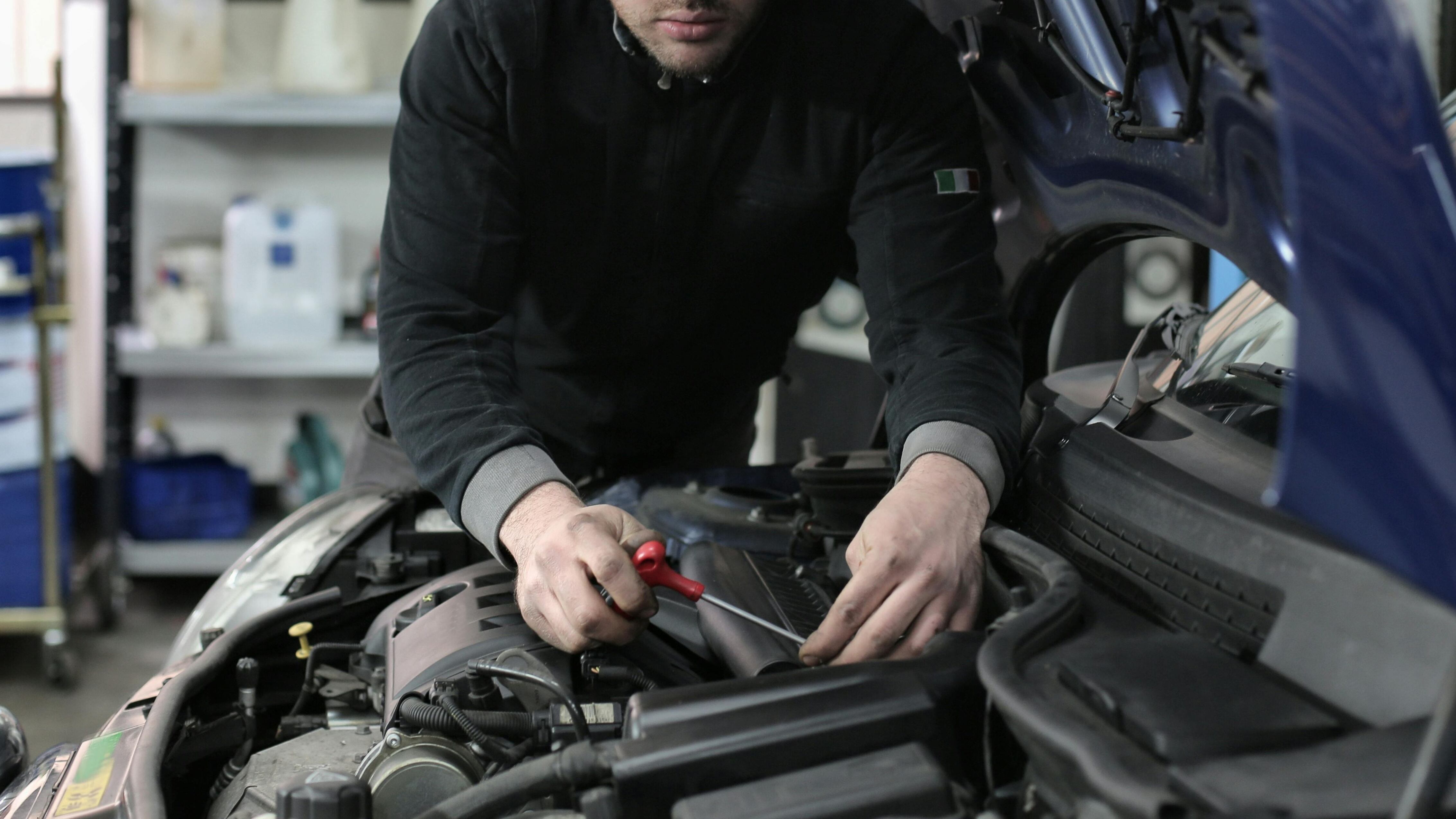 Revisione auto 2025, ogni quanto bisogna farla e cosa rischi se non la fai