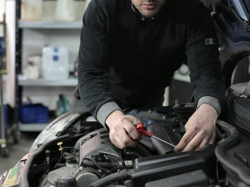 Revisione auto 2025, ogni quanto bisogna farla e cosa rischi se non la fai