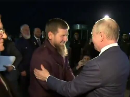 Lo zar visita le periferie dell'"impero": Putin arriva in Cecenia