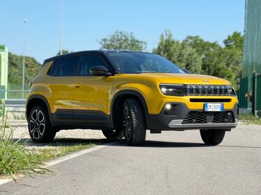Jeep Avenger 1.2 Summit: guarda la gallery del B SUV a benzina 7