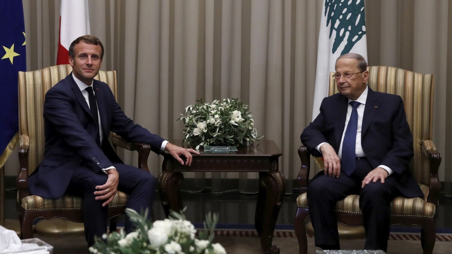 Macron torna a Beirut per la seconda volta e il Libano prova a ripartire col nuovo premier
