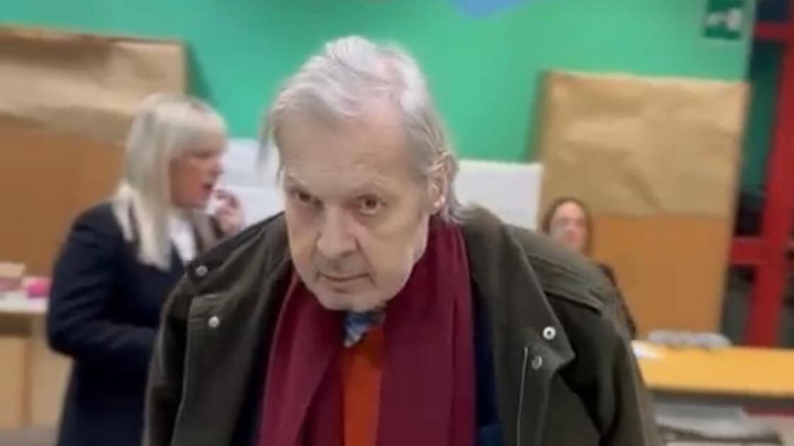 Anche Sgarbi al voto: il ritorno del critico nel seggio di San Severino Marche