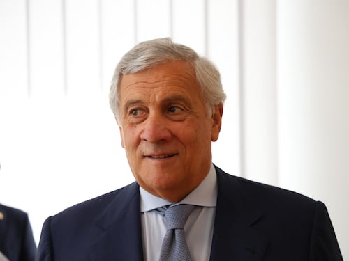Cittadinanza, Tajani sfida gli alleati