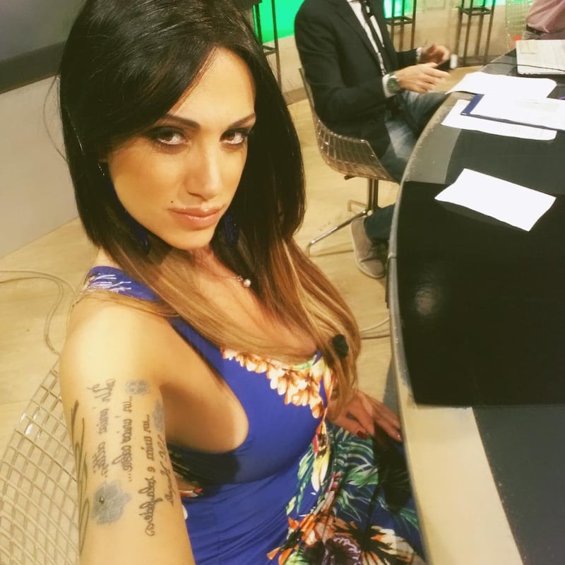 Marika Fruscio, curve sexy sui social: foto 25