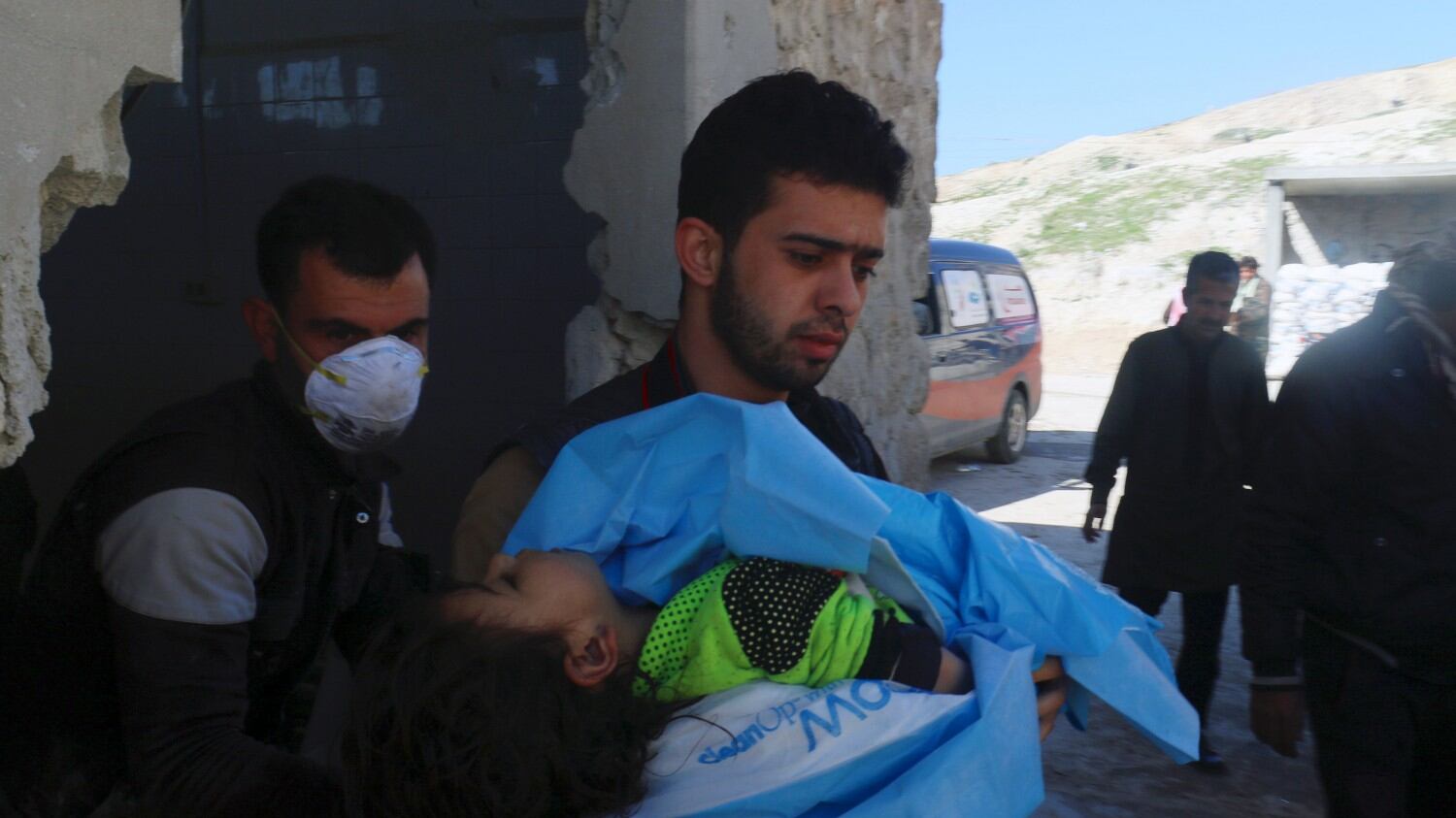 L'altra verità sulla strage di Idlib: "Colpito deposito di armi chimiche dei ribelli"