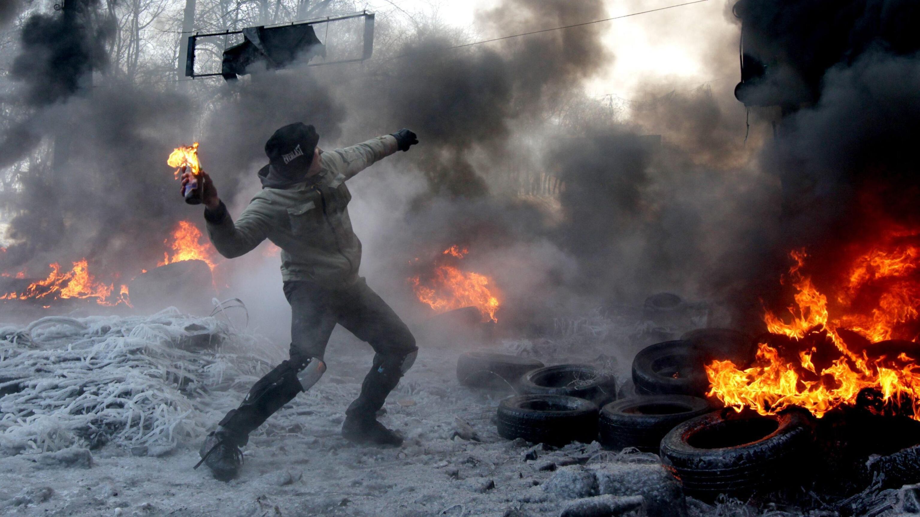 Ucraina, Yanucovich offre il governo all'opposizione