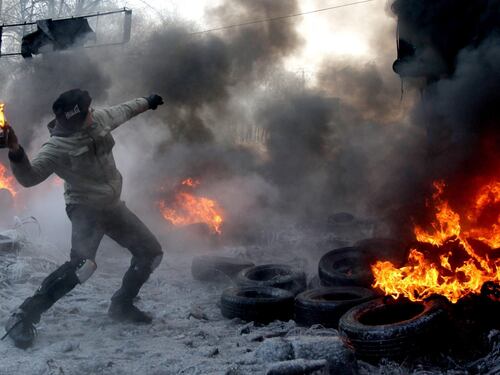 Ucraina, Yanucovich offre il governo all'opposizione