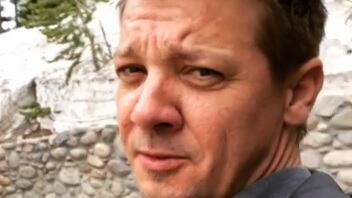 Star di Avangers, Jeremy Renner, accusato dalla moglie: "Ha tentato di uccidermi"