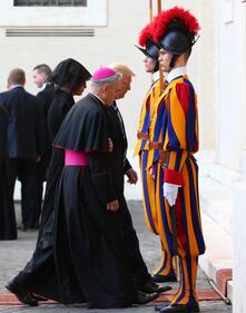 Melania Trump incontra Papa Francesco 3