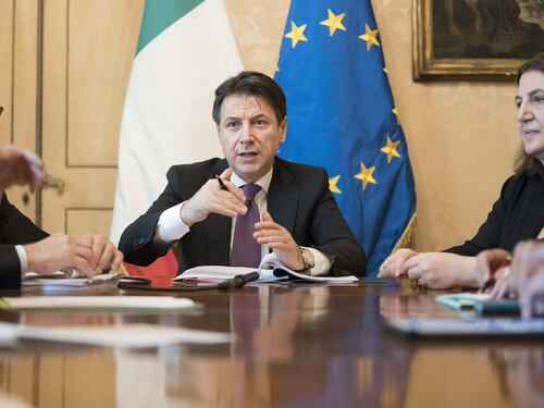 Conte incontra i sindacati: "Remare insieme per il bene del Paese"