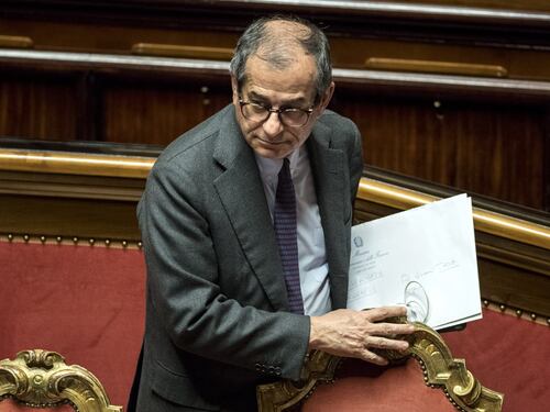 Giorgetti nomina Tria consulente economico per i vaccini