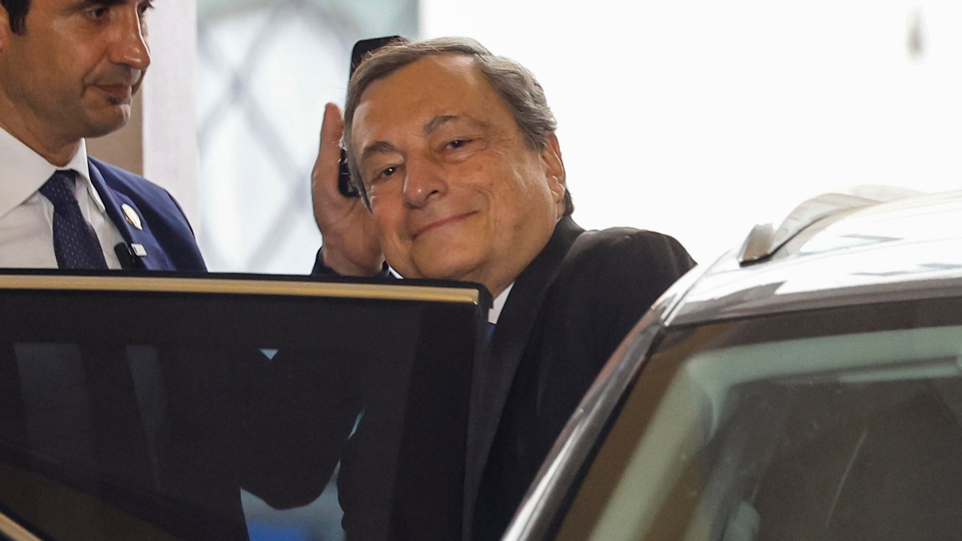 "In carica per gli affari correnti": ecco cosa potrà fare ancora Draghi