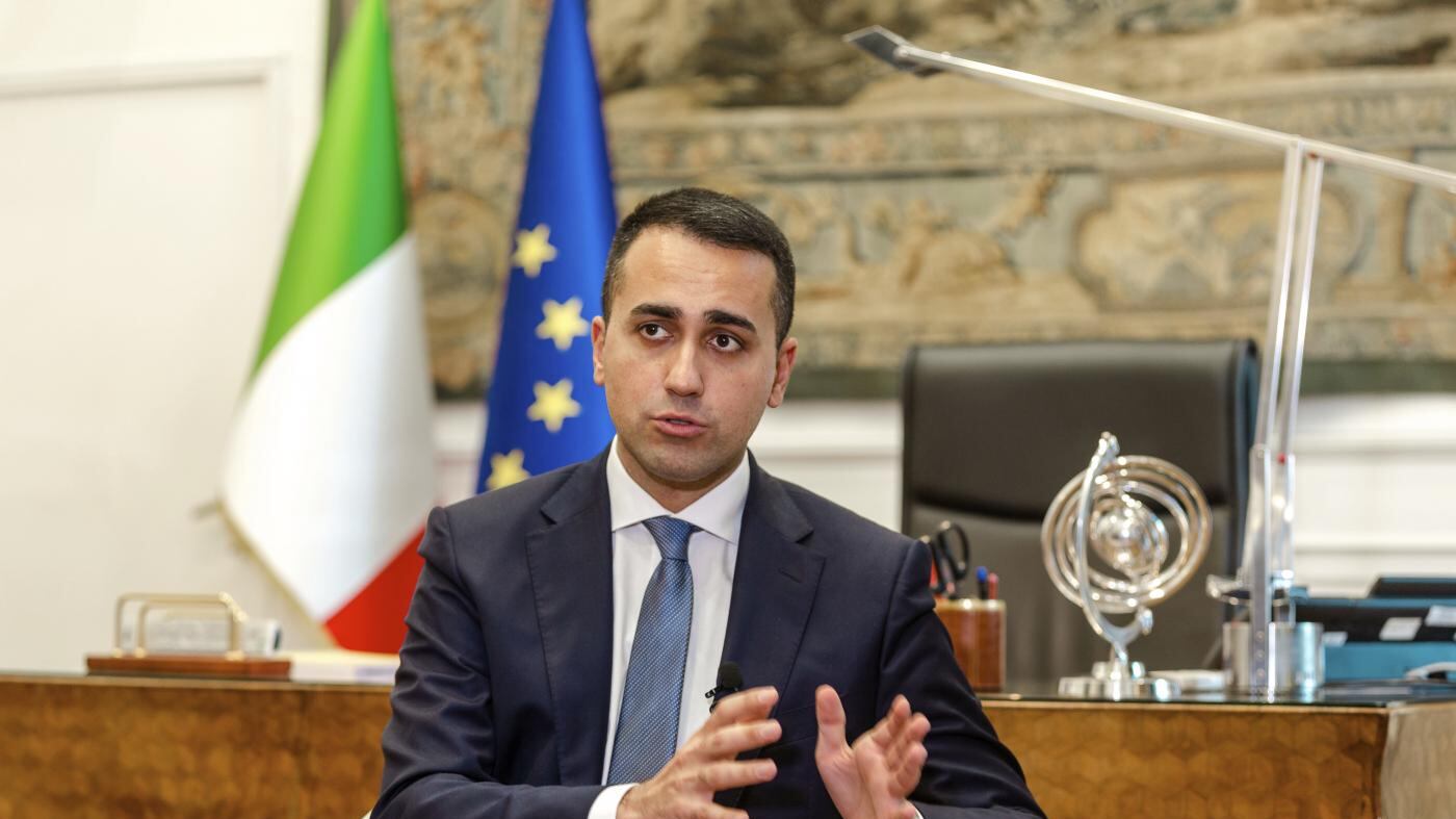Quel delirio di onnipotenza alla Farnesina
