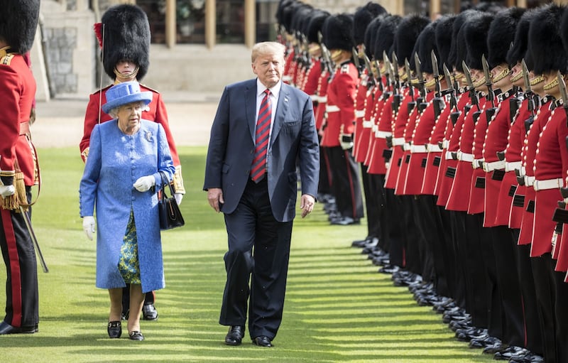 Regina Elisabetta II, le foto dell'incontro con Trump 1