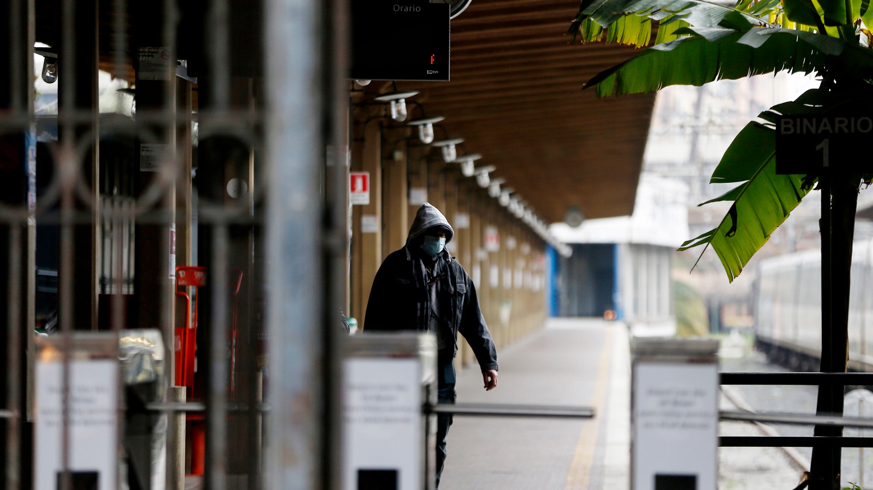 Turista francese perde il treno e dorme in stazione: marocchino tenta di stuprarla