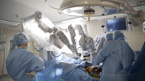 Chirurgia, eccellenza a Torino: asportata prostata con robot Da Vinci