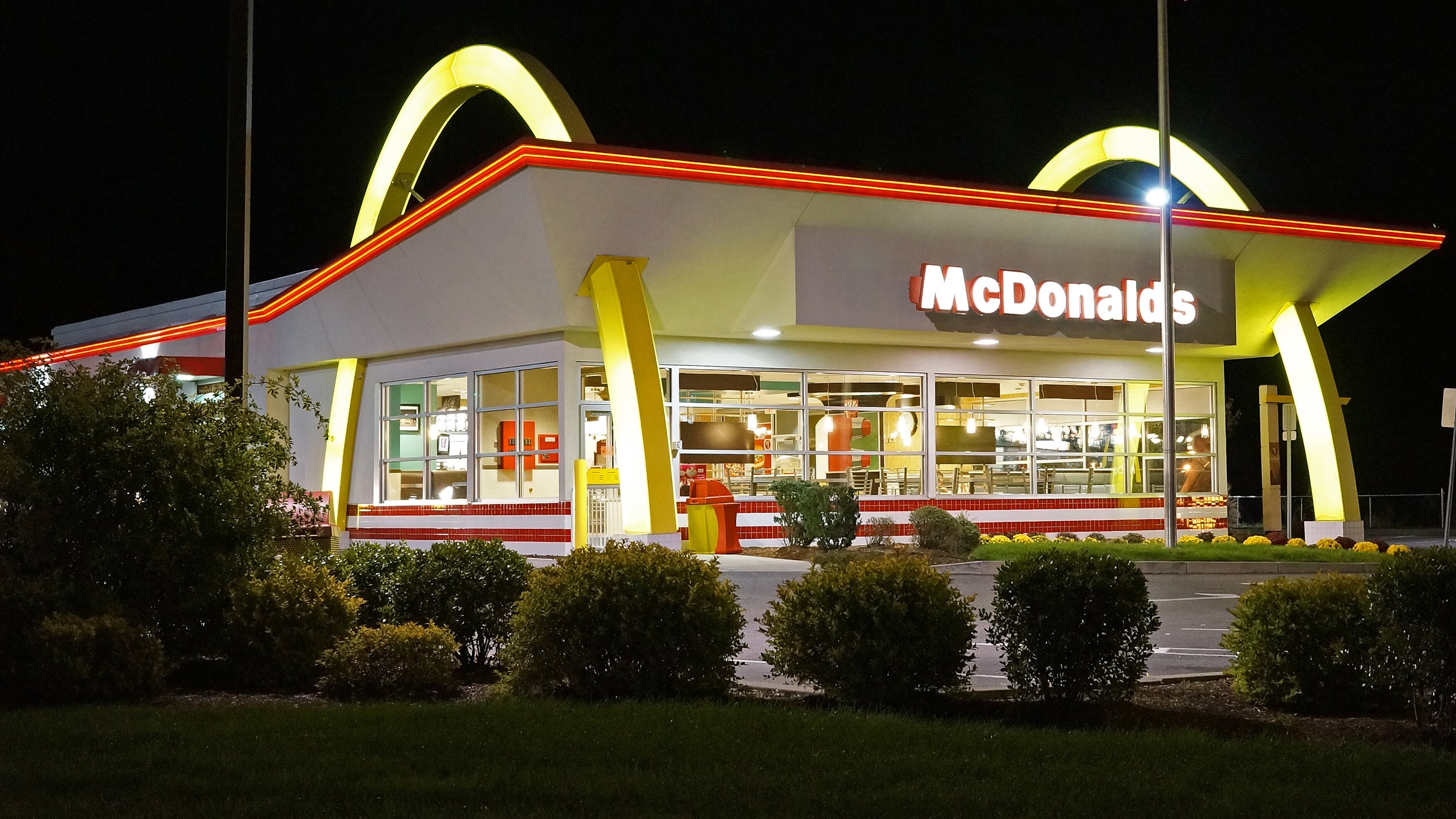 Il sussidio grillino svuota i fast food. In pochi per il posto al McDonald's