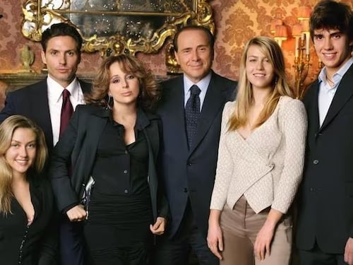 Aperto il testamento di Berlusconi (che resta top secret). I cinque figli uniti nella continuità