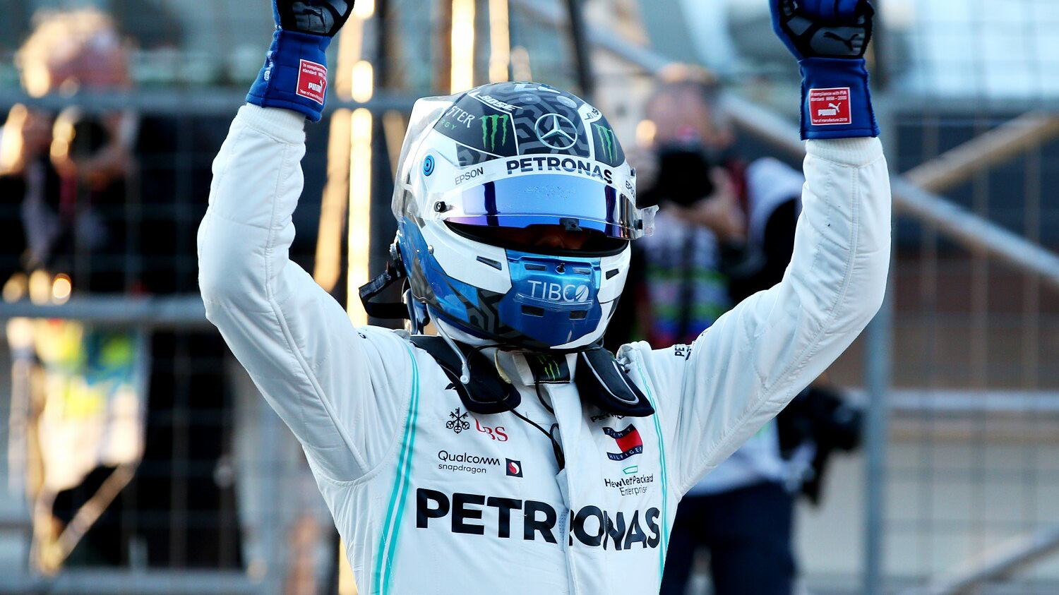 Formula Uno, Bottas in pole a Baku. Terzo Vettel, nono Leclerc