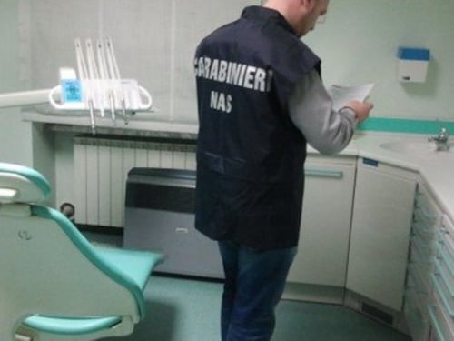 Sanità, chiusi dai Nas 52 centri medici in tutti Italia