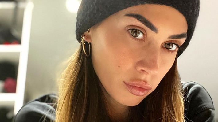 Melissa Satta malinconica, sui social le foto ricordo di Maddox neonato