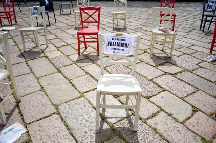 Esercenti multati per protesta all'Arco della Pace 3