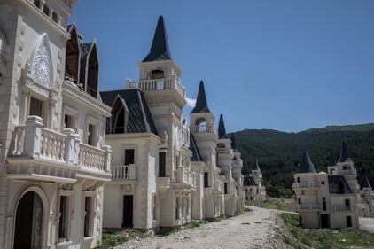 Turchia, la città fantasma fatta di castelli 3
